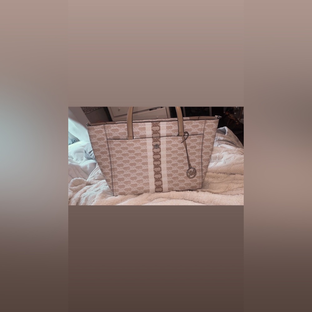 NWOT Michael Kors Set - Picture 4 of 17